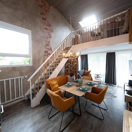 Ferienwohnung VIP Deluxe 107qm auf zwei Etagen 1 Dopplezimmer EG 1 Doppelzimmer auf der Galerie sowie 2 Badezimmer und komplette Küche mit Mikrowelle und Backofen Ideal für 1 bis 6 Gäste Direkter Blick auf Garten und Bergblick Alles nur nicht 0815 Schliersee Exterior foto