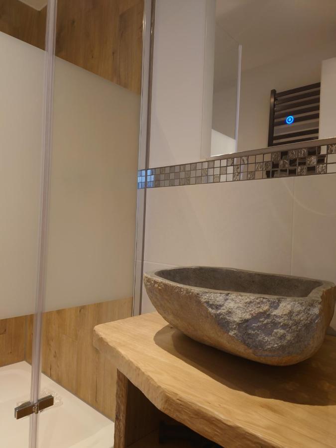 Ferienwohnung VIP Deluxe 107qm auf zwei Etagen 1 Dopplezimmer EG 1 Doppelzimmer auf der Galerie sowie 2 Badezimmer und komplette Küche mit Mikrowelle und Backofen Ideal für 1 bis 6 Gäste Direkter Blick auf Garten und Bergblick Alles nur nicht 0815 Schliersee Exterior foto