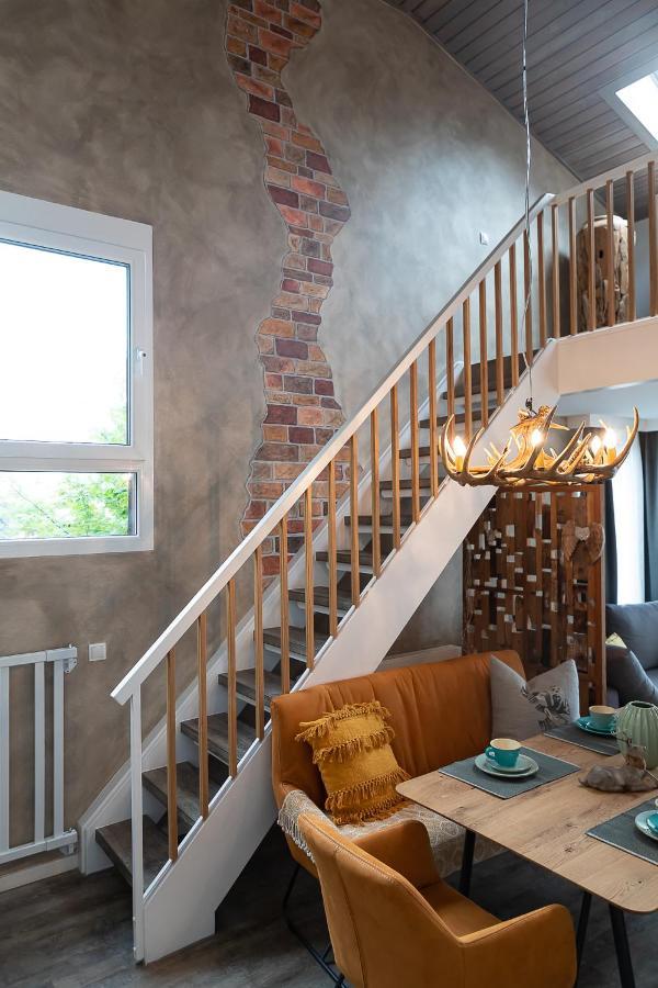 Ferienwohnung VIP Deluxe 107qm auf zwei Etagen 1 Dopplezimmer EG 1 Doppelzimmer auf der Galerie sowie 2 Badezimmer und komplette Küche mit Mikrowelle und Backofen Ideal für 1 bis 6 Gäste Direkter Blick auf Garten und Bergblick Alles nur nicht 0815 Schliersee Exterior foto