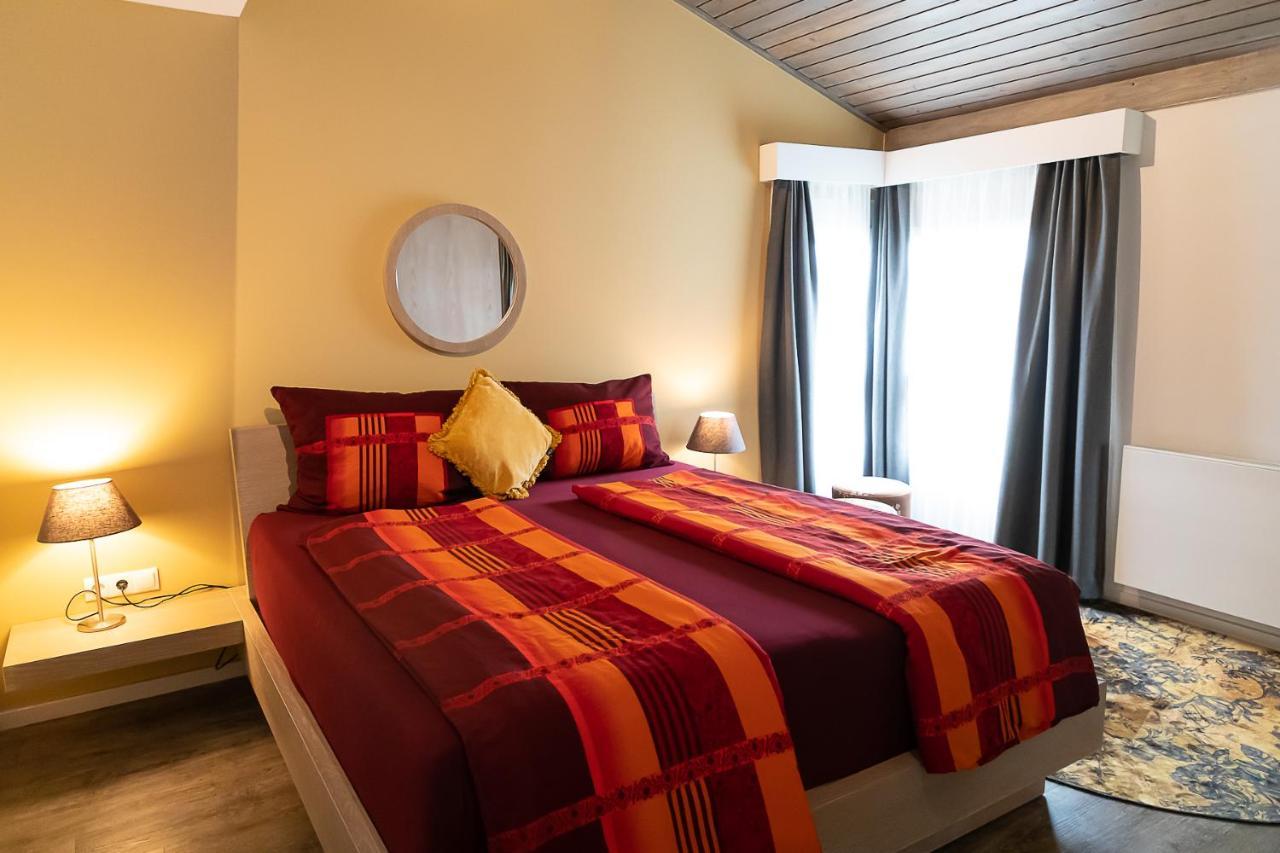 Ferienwohnung VIP Deluxe 107qm auf zwei Etagen 1 Dopplezimmer EG 1 Doppelzimmer auf der Galerie sowie 2 Badezimmer und komplette Küche mit Mikrowelle und Backofen Ideal für 1 bis 6 Gäste Direkter Blick auf Garten und Bergblick Alles nur nicht 0815 Schliersee Exterior foto